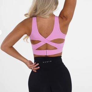 EUC. Nvgtn Candy Pink allure bra size L.